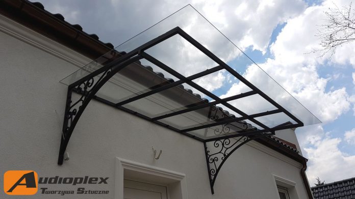 Poliwęglan na zadaszenie tarasu – Czy to dobre rozwiązanie? Doradzamy.